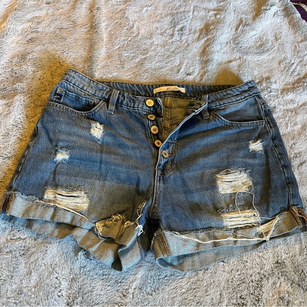 Kancan Juniors Medium Wash Distressed Cutoff Denim Shorts - Size 11/29